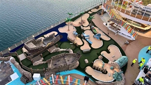 World’s largest cruise ship includes Lost Dunes mini golf course