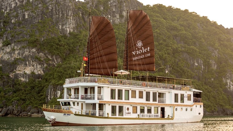 Heritage Line refurbishes Violet on ship’s 15th anniversary