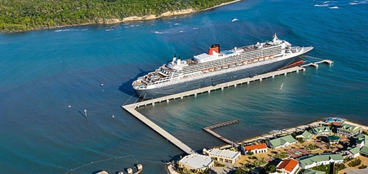 Queen Mary 2 makes inaugural visit to Amber Cove