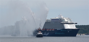 Mein Schiff 5 celebrates first visit to a German port