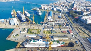 Breaking cruise ship repair records in Cadiz