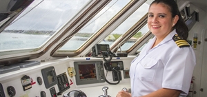 Celebrity names Nathaly Albán as first female captain in the Galapagos