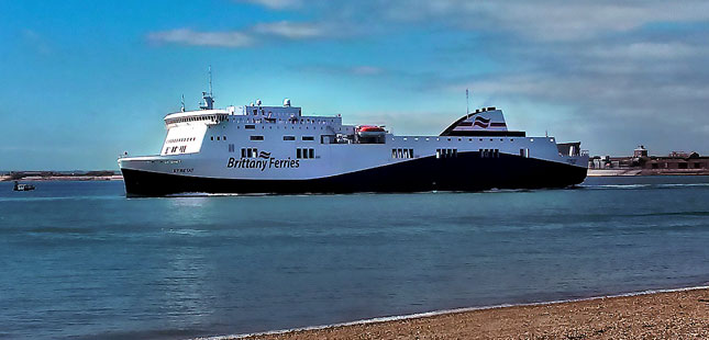 Etretat debuts at Portsmouth