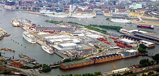 Hamburg hits 825 years