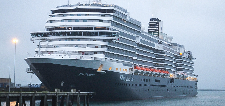 Portland welcomes largest cruise vessel to date