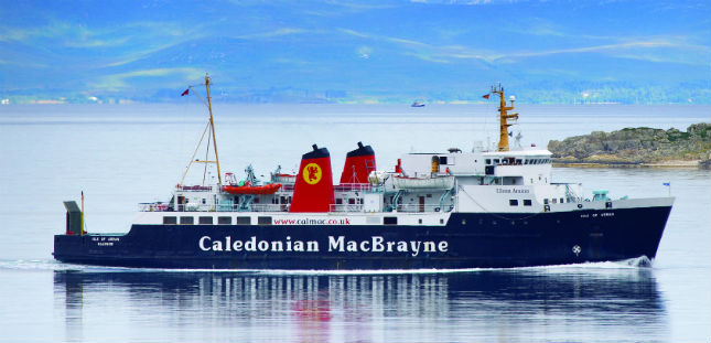 CalMac begins pilot ferry service 